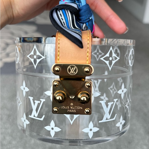 Vintage  Louis Vuitton vanity clear acrylic round box with free LV scarf - Picture 8 of 8